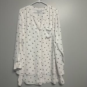 **3 for $15**Reitmans White Polka Dot Blouse